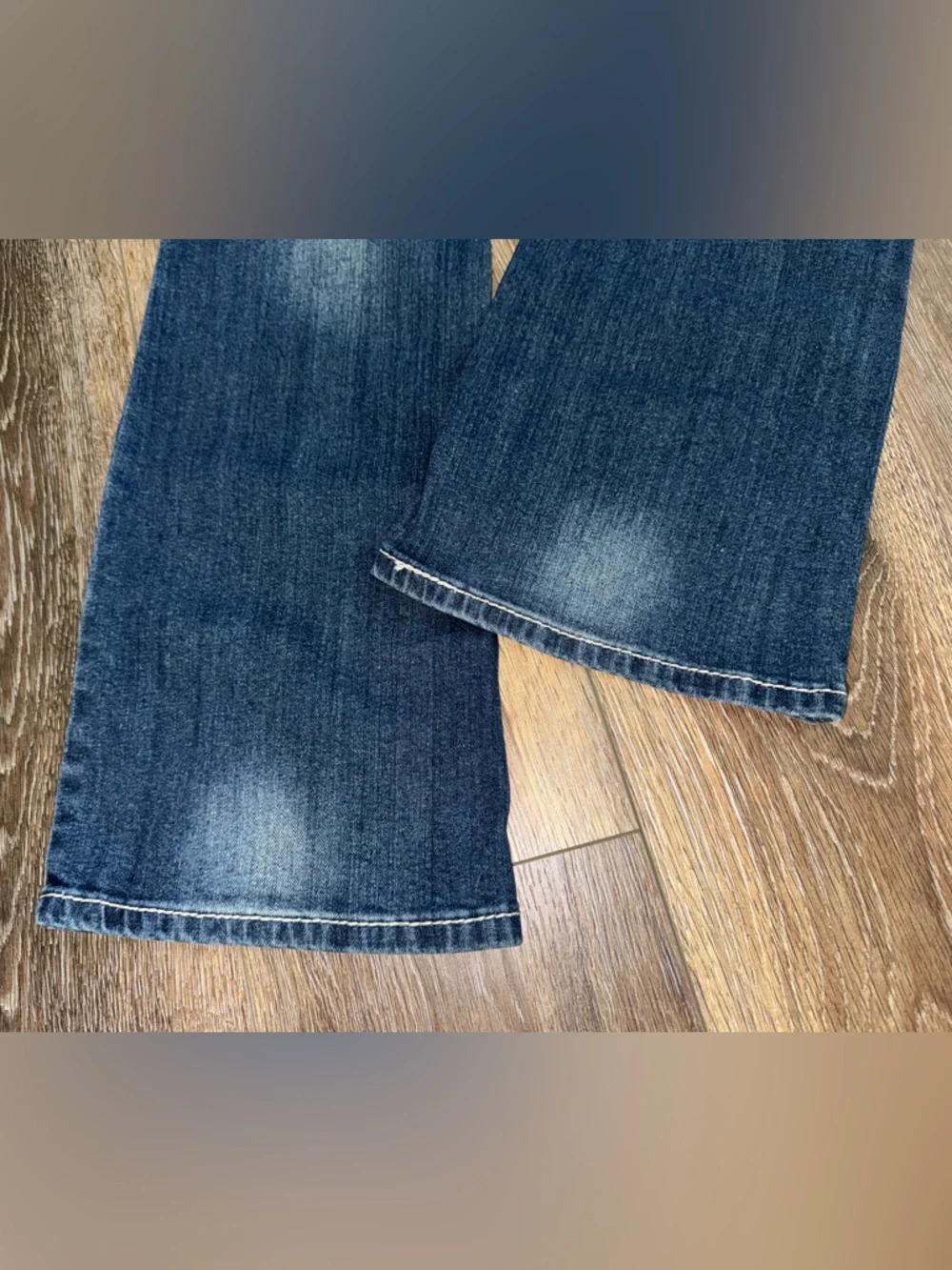 Shyanne Mid Rise Bootcut Dark Wash Metallic / Leather Embellished Jeans Size 27 - Picture 6 of 12